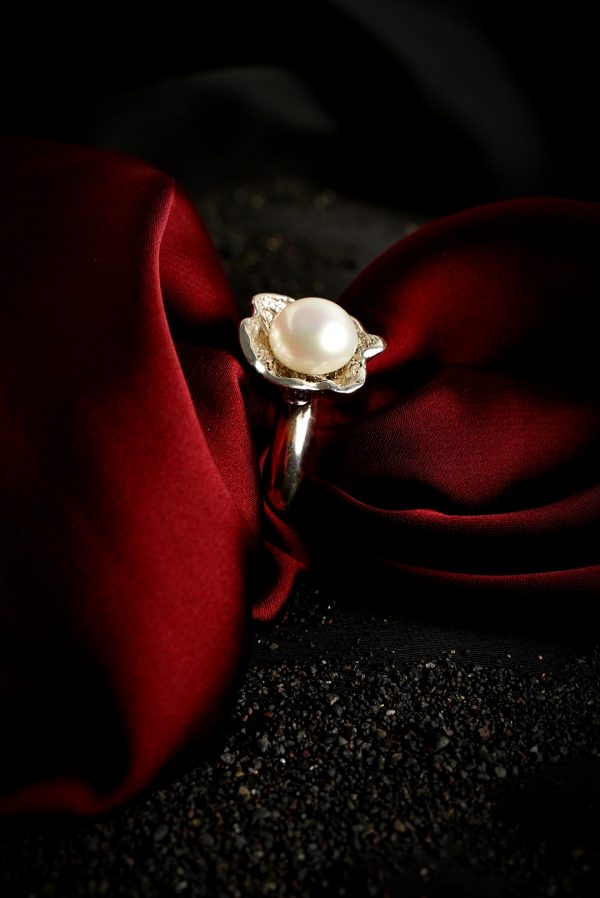 El anillo «Flor» plata de ley 925 con perla, 12,7 gramos - Imagen 2